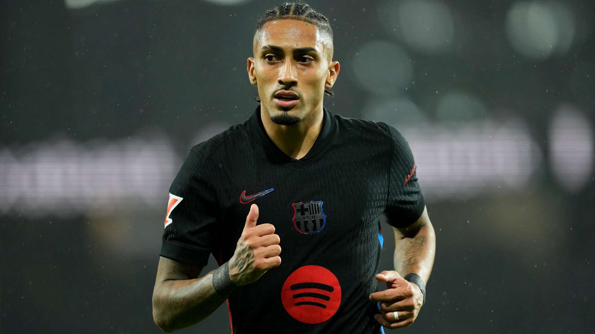 布与球员进 布与球员进